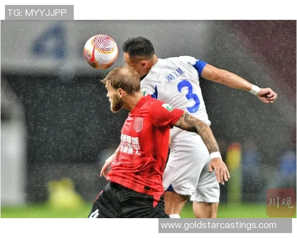 穿红衣的足球巨星展现风采全球足坛最具代表性红衣球员大盘点